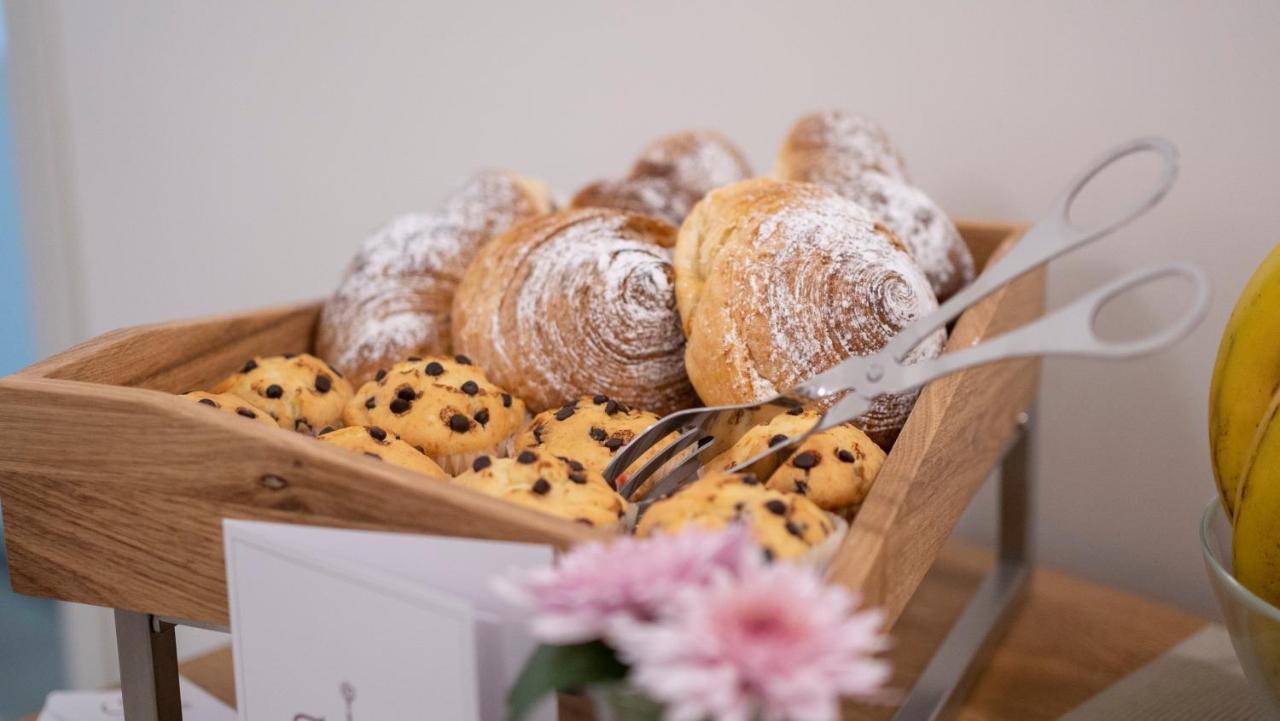 Dimora Fantasia Charme B&B Bari Eksteriør bilde